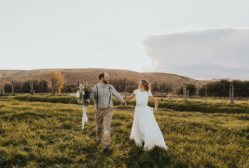 Bride and groom portraits from a rustic outdoor wedding captured by Kat Nielsen - Washington Wedding Photographer