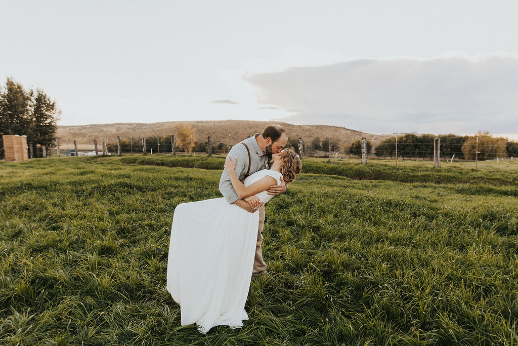 Bride and groom portraits from a rustic outdoor wedding captured by Kat Nielsen - Washington Wedding Photographer