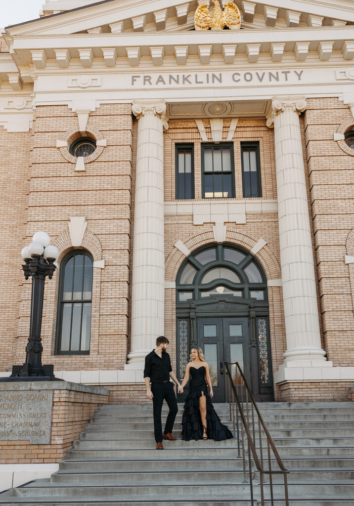 Courthouse elopement photos in Washington 