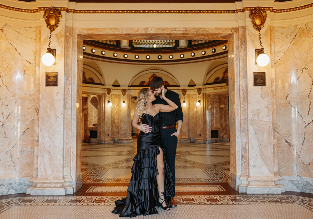 Courthouse elopement photos in Washington 