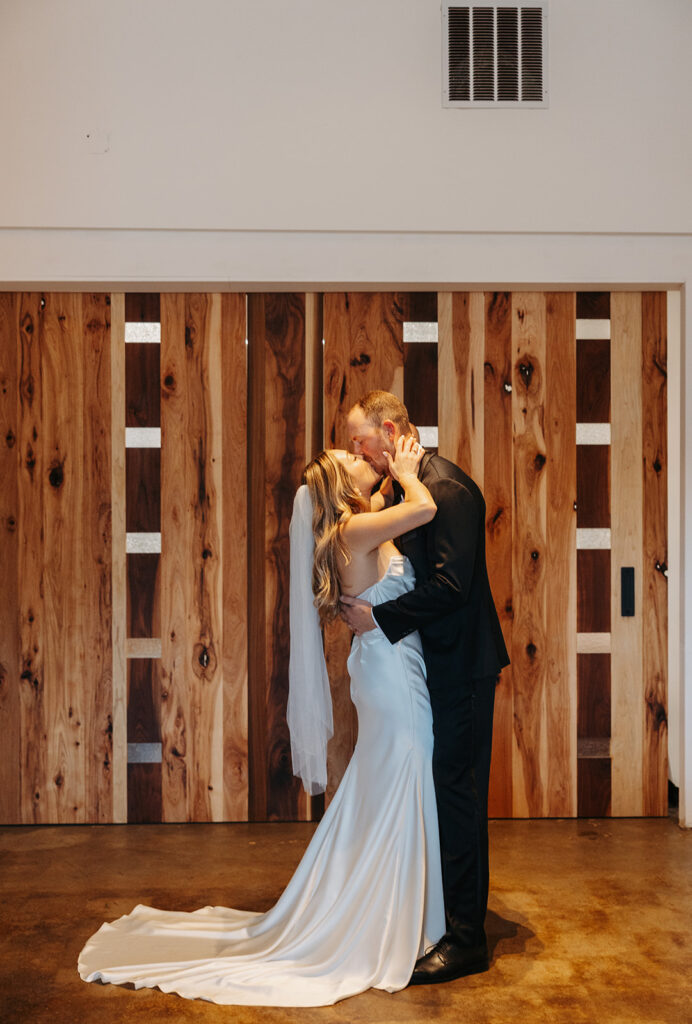 Cle Elum wedding ceremony at Upsidedown Wine