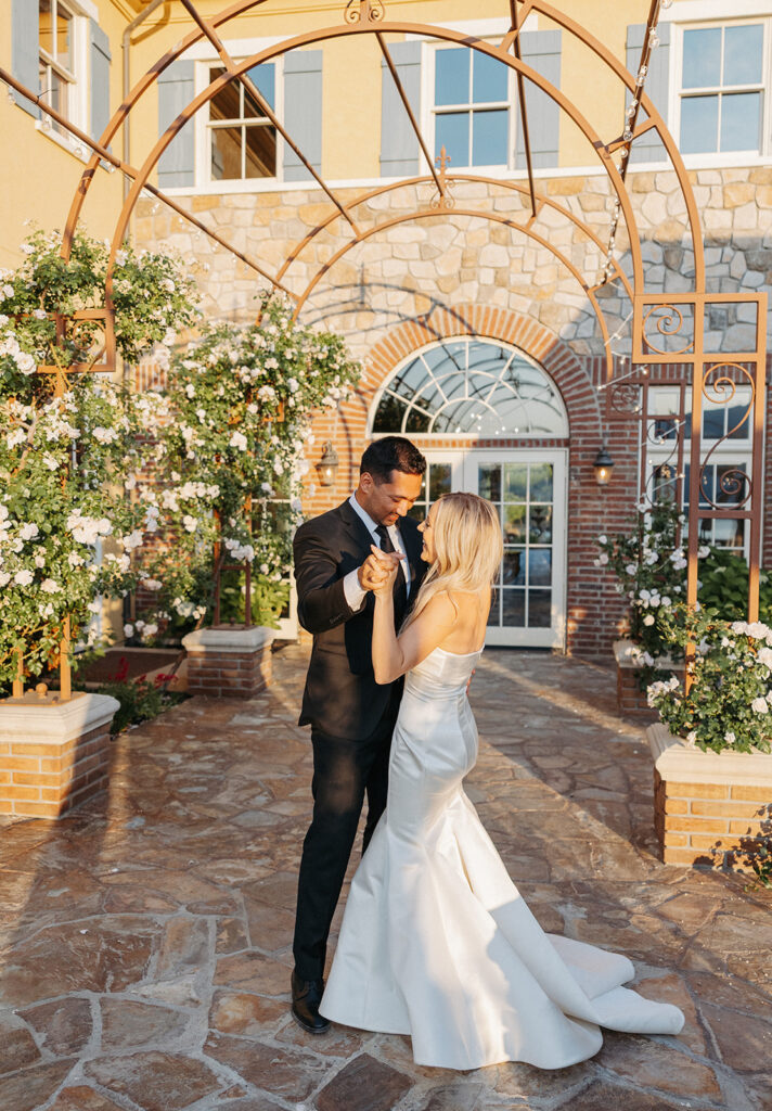 Bride and groom portraits at a winery wedding venue in washington
