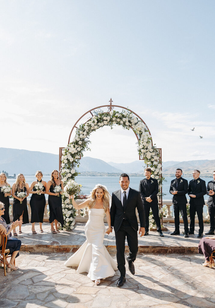 A Siren Song Winery wedding ceremony