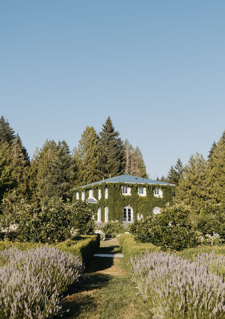 Washington wedding venue: Monet Vineyards