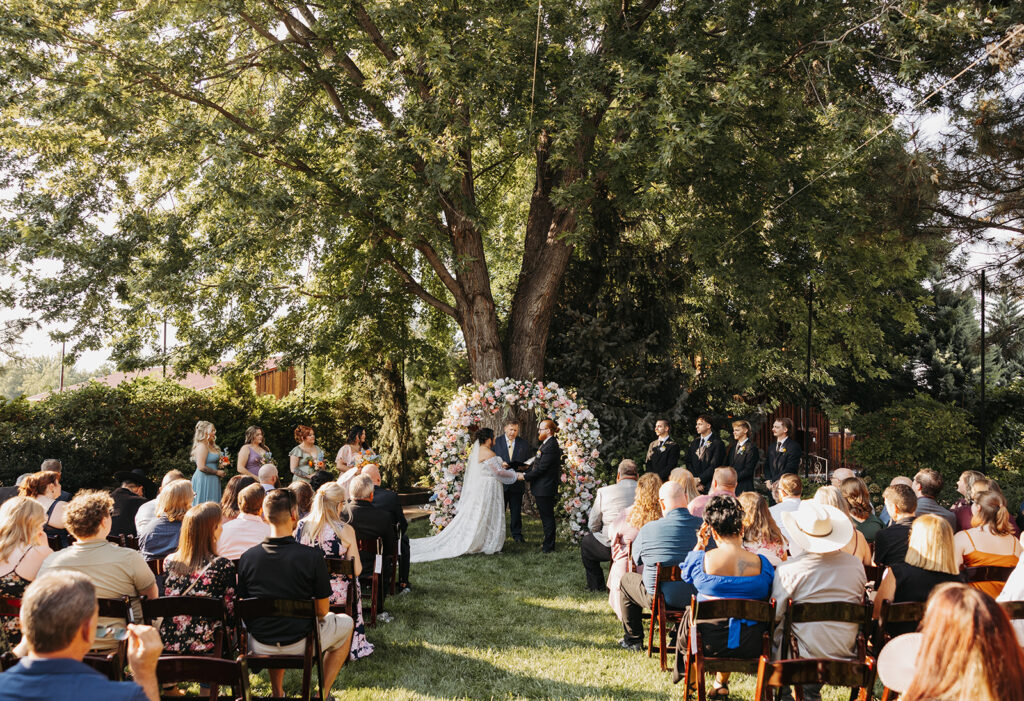 Colorful Washington barn wedding ceremony in benton city