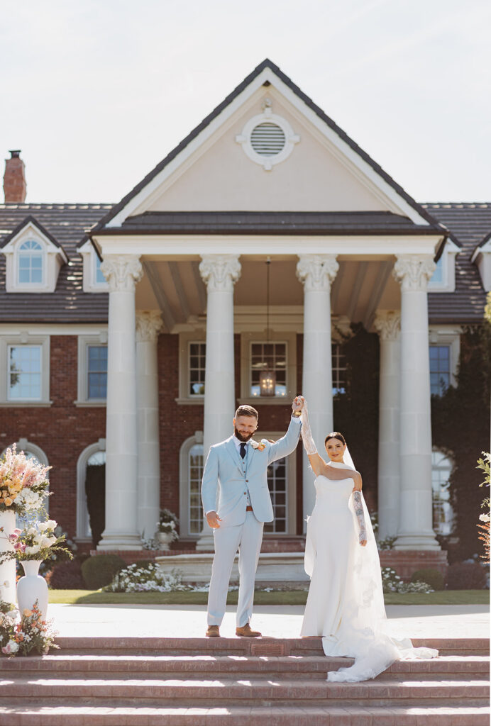 Ceremony space on the grand staircase at Oakshire Estate and Airfield in Yakima